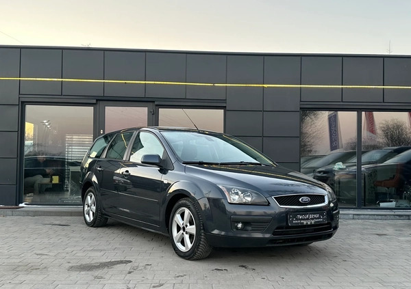 Ford Focus cena 9900 przebieg: 255000, rok produkcji 2007 z Gniezno małe 301